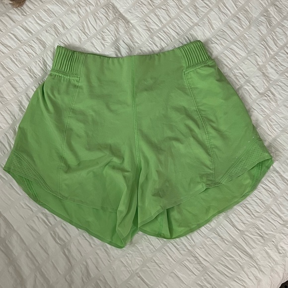 Lululemon hotty hot limited edition 
4 inch 
size 4 - Picture 1 of 2